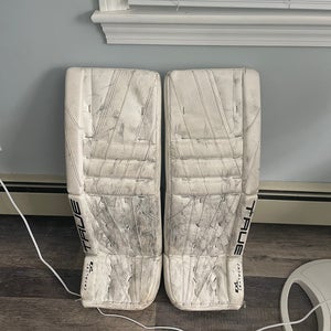 31" 2023 True Catalyst 7X3 Goalie Leg Pads (Used)