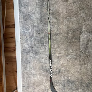 Intermediate Bauer Vapor Hyperlite 2 Left Hand Hockey Stick P28 (New)