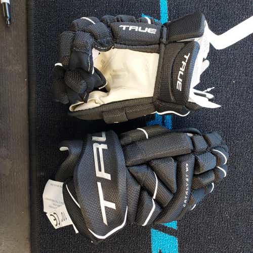 True Catalyst 7X3 Gloves 10" (New)