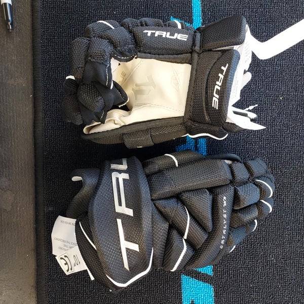 True Catalyst 7X3 Gloves 10" (New)