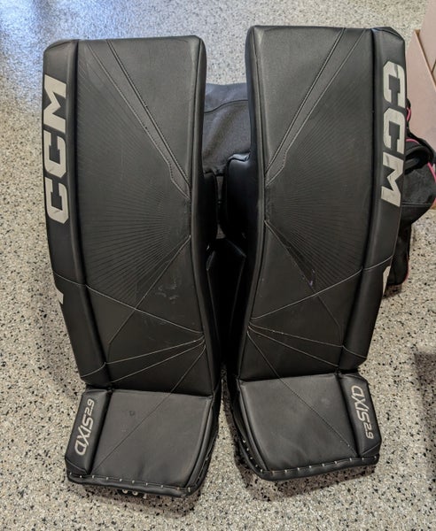 33" CCM Axis 2.9 Goalie Leg Pads (Used)