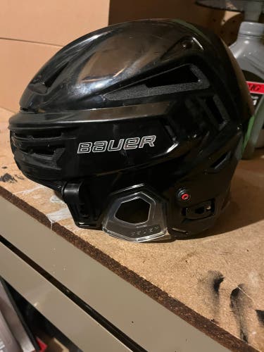 Medium Bauer Re-Akt 150 Helmet (Used)