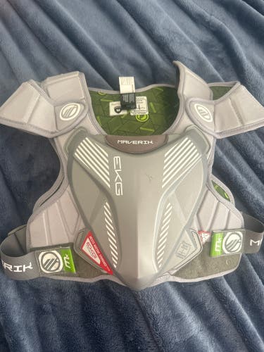 Medium Adult Maverik MAX EKG Shoulder Pads (Used)