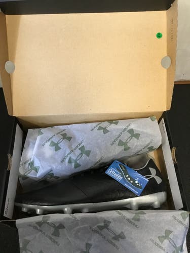Black Men's Size M 12.5 (W 13.5) Under Armour Magneto Select FG Molded Cleats Cleats (New)