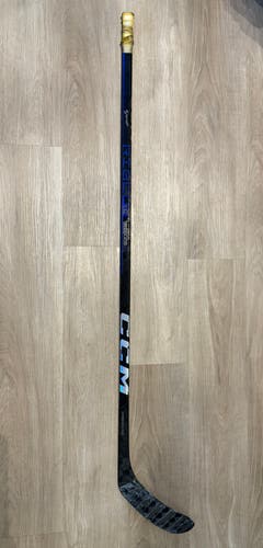 Junior CCM RibCor Trigger 7 Pro Right Handed Hockey Stick P28 (Used)