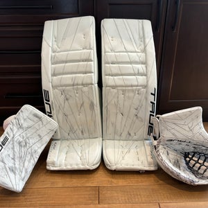 Pro Stock 34+1.5 True Catalyst PX3 Pro Goalie Pads & Gloves Set Kochetkov