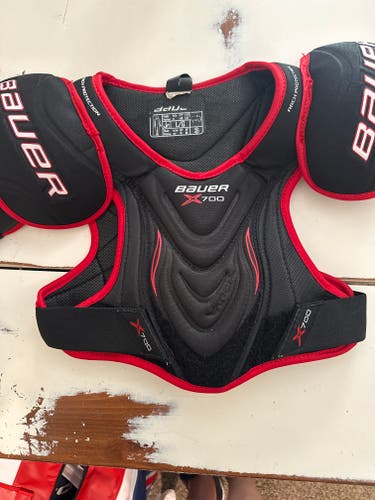Men's Large Junior Bauer bauer x Shoulder Pads (Used)