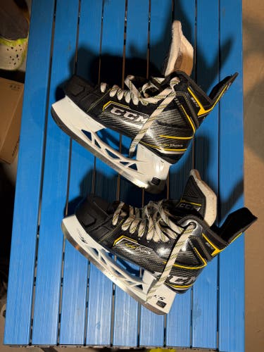 CCM Super Tacks 9370 Hockey Skates 8 (New)