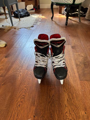 2023 Bauer Vapor X4 Hockey Skates 6.5 (Used)
