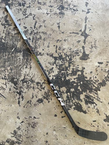 CCM XF Pro Dressed as JetSpeed FT6 PRO Pro Stock Hockey Stick Grip 90 Flex P90M Left 87346