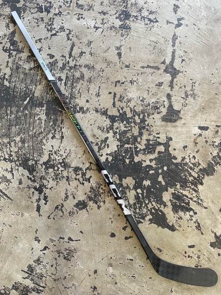 CCM XF Pro Dressed as JetSpeed FT6 PRO Pro Stock Hockey Stick Grip 90 Flex P90M Left 87346