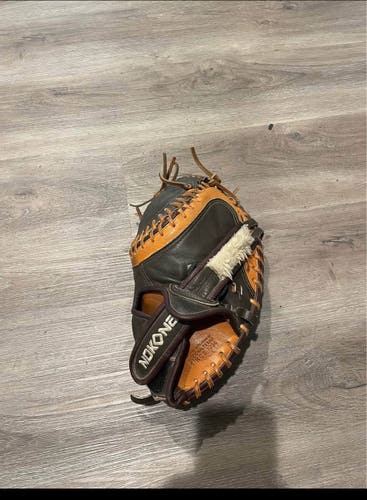 Nokona catchers