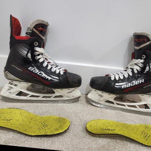 2023 Bauer Vapor X4 Hockey Skates Regular Width 8 (Used)
