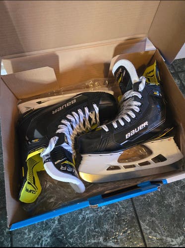 Bauer Supreme M4 Hockey Skates | Senior 8.0 | Fit 2 (LIKE NEW)