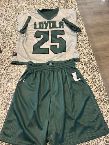 Under Armour Loyola lacrosse team game uniform jersey shorts L large NEW mens