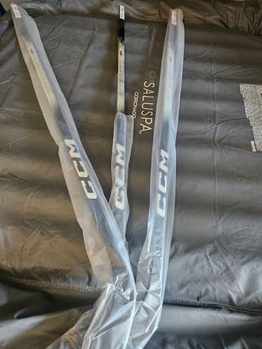 Junior CCM JetSpeed FT8 Pro Left Hand Hockey Stick P29 (New)