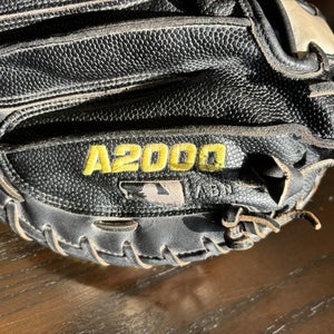 2022 Wilson A2000 RH Catcher's Baseball Glove 33.5" (Used)