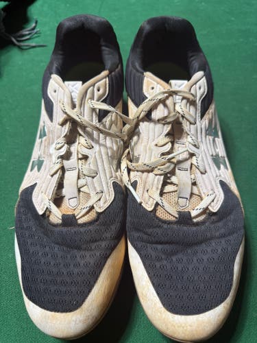 Baseball cleats size 14 UNDER ARMOUR