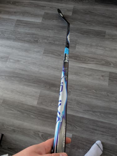 Bauer Vapor FlyLite Left 77Flex P28 (New)