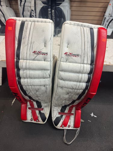 CCM Extreme Flex Pro Goalie Leg Pads 37+1