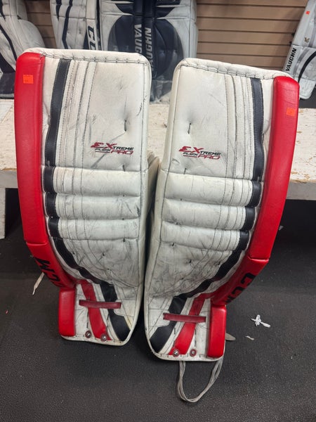 CCM Extreme Flex Pro Goalie Leg Pads 37+1