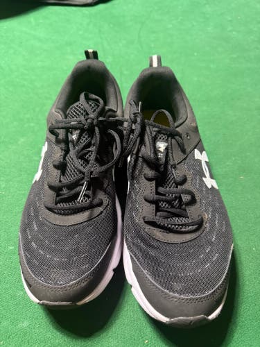 Running shoes size 10