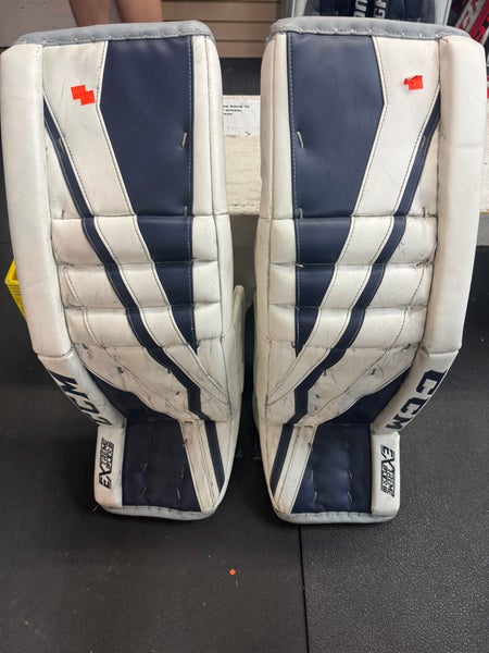 CCM Extreme Flex lll Goalie Leg Pad, 35+1