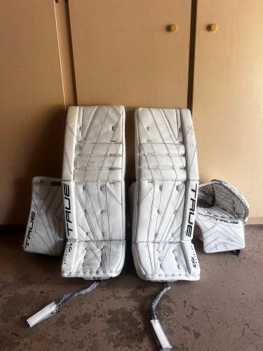 33+2" 2024 True Catalyst PX3 Regular Goalie Full Set (Used)