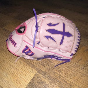Wilson A2000 B23 12" Pitcher's Glove: WBW103321