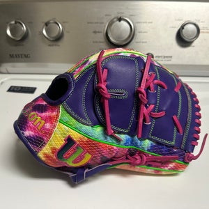 Wilson A2000 B2 Tie-Die 12" (New)