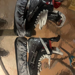 Bauer Vapor X5 Pro Hockey Skates Size 4.5 (Used)