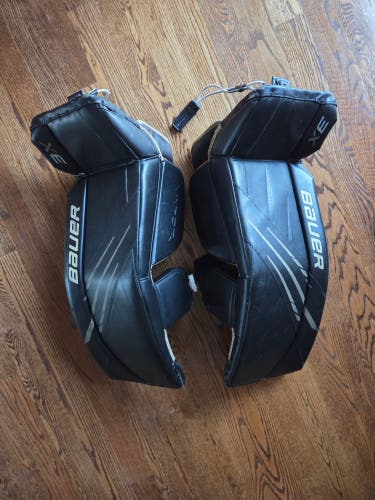 32" 2023 Bauer Vapor 3X Goalie Leg Pads (Used)