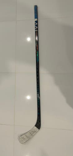 Junior Bauer Twitch Right Handed Hockey Stick P92 (Used)