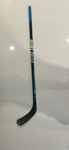 Junior Bauer Nexus Sync Right Handed Hockey Stick P92 (Used)