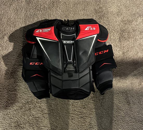 Medium CCM eflex 2.9 Goalie Chest Protector (Used)