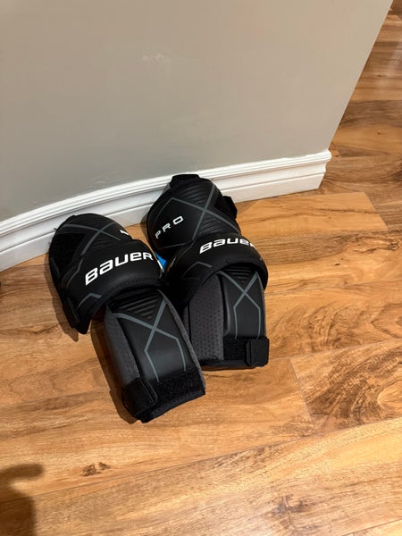 Bauer Pro (New) Intermediate Knee Guards
