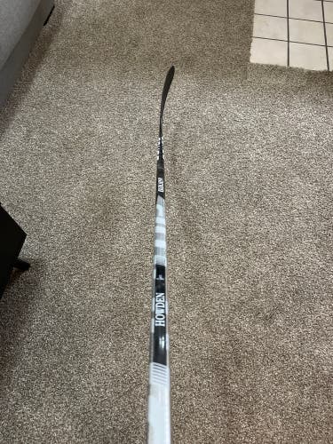 Senior Bauer Vapor 1X Left Hand Hockey Stick P92M (Used)