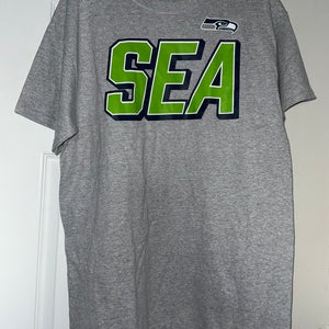 NFL Team Apparel Seattle Seahawks Football Graphic T Shirt Men’s Size Large Brand New