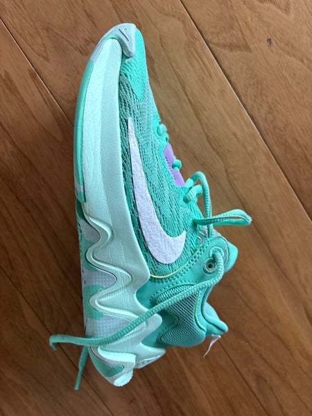 Women's 3.5Y (Big Kids / Youth) Nike Giannis Immortality 2 Shoes (Used)