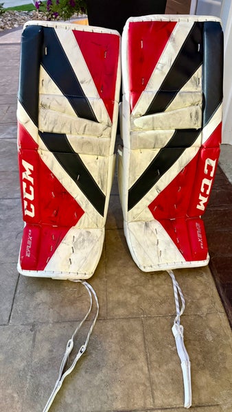 31" CCM Extreme Flex 5.9 Goalie Leg Pads (Used)