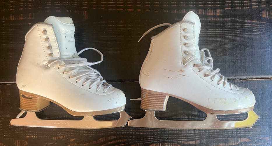 Jackson Ultima Freestyle Figure Skates Adult 5.5 (Used)