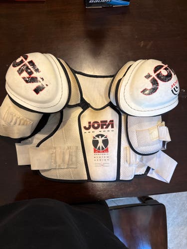 Men's Large Senior Jofa 5500 Shoulder Pads (Used)