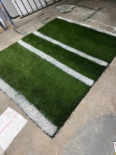 (New) baseball/ softball hitting mat with cut out turf home plate