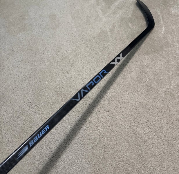 Intermediate Bauer Right Handed Hockey Stick PM9 (Used)