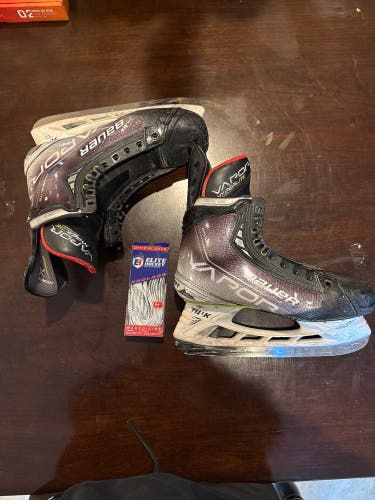 2021 Bauer Vapor Hyperlite Hockey Skates 7 (Used)