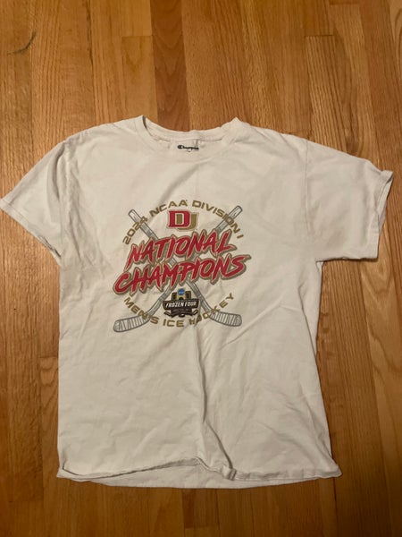 White Medium Men's DU Hockey Champion Shirt (Used)