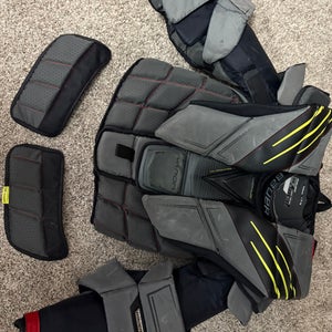 Large Bauer Hyperlite Goalie Chest Protector (Used)