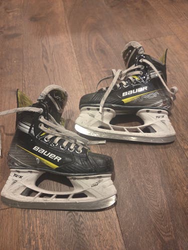 Bauer Vapor X4 Hockey Skates Regular Width Size 2 (Used)
