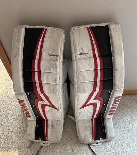 32" 2017 Vaughn Velocity V7 Goalie Leg Pads Pro Stock (Used) Soft Pads
