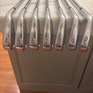 2023 Titleist t100 4-pw RH stiff s200 Dynamic Gold Tour Issue shafts